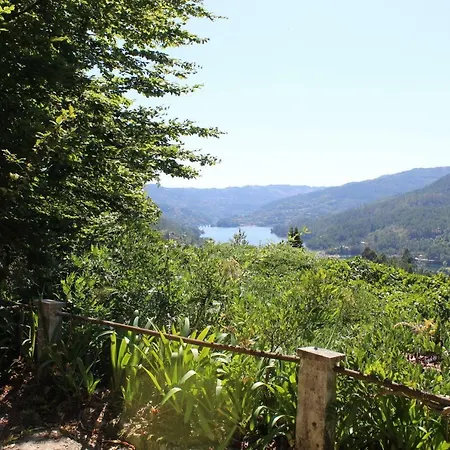 Quinta De Gestacos Farm stay *